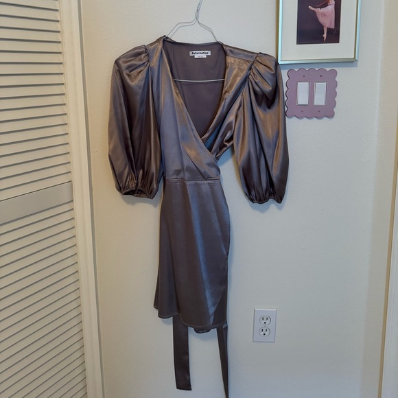 Terezia Wrap Dress in Metallic - Picture 4 of 7